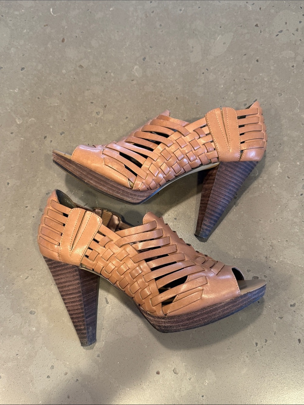 Banana Republic Rumer Huarache Heel in Nutmeg